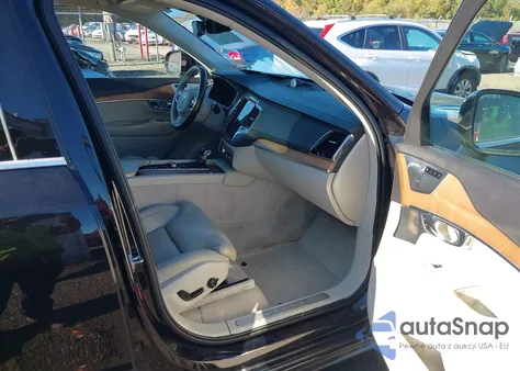 2016 Volvo Xc90 T6 Inscription z USA, uszkodzony, nr VIN YV4A22PLXG1013155